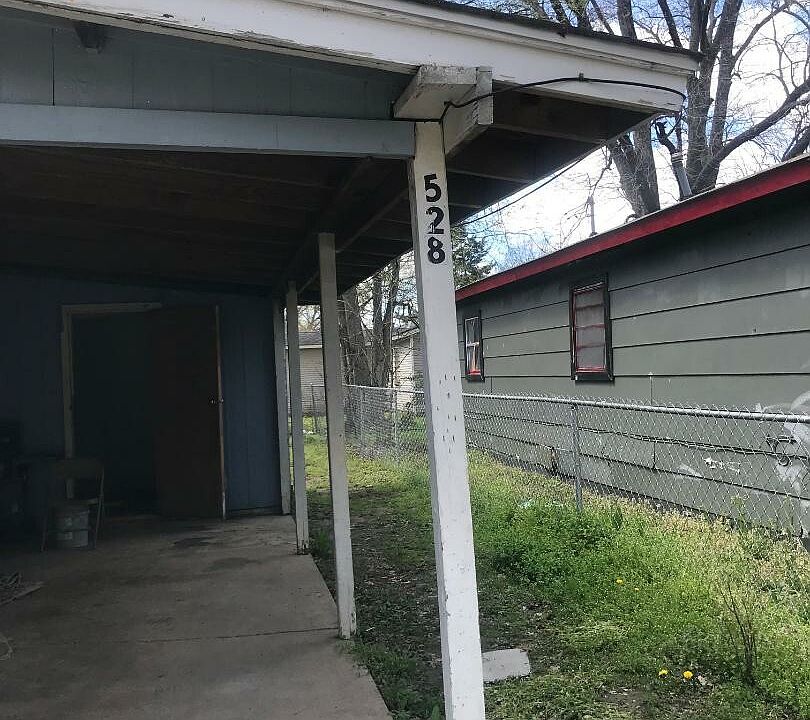 2nd image of 528 Central