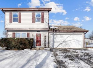 3060 Worcester Ln, Aurora, IL 60504