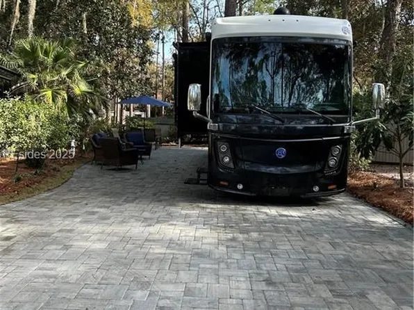 133 Arrow Rd #204, Hilton Head Island, SC 29928