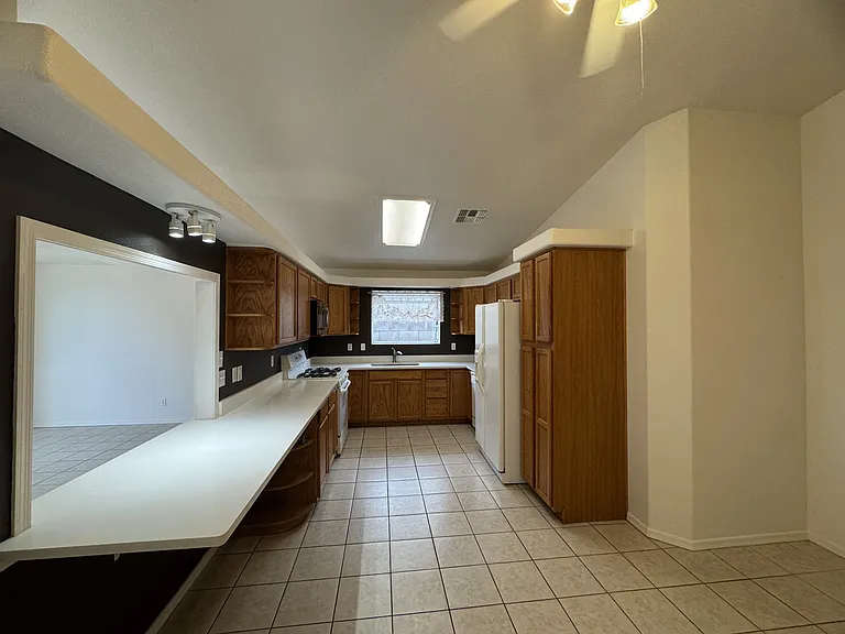 3719 N Roosevelt St — Photo 2