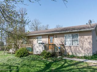 1267 N Searls Rd, Webberville, MI 48892