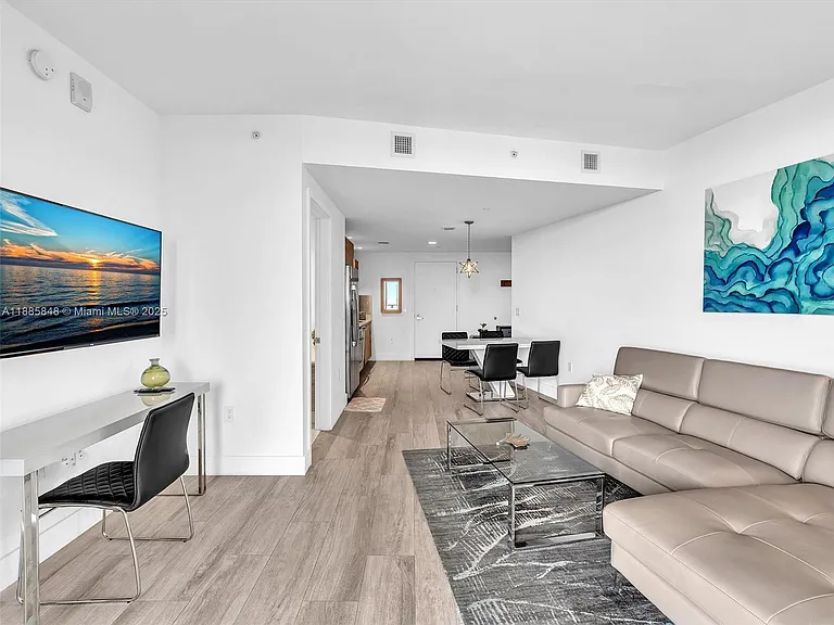 121 NE 34th St #3114 — Photo 30