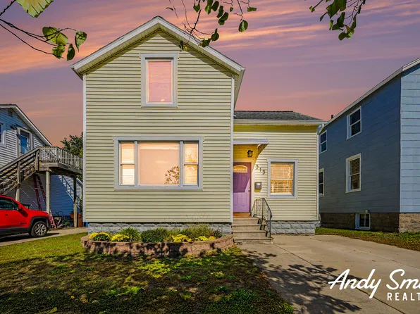 313 Elliott Ave, Grand Haven, MI 49417