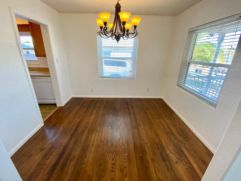 3 bed, 1250 sqft, $3,395 — Photo 4