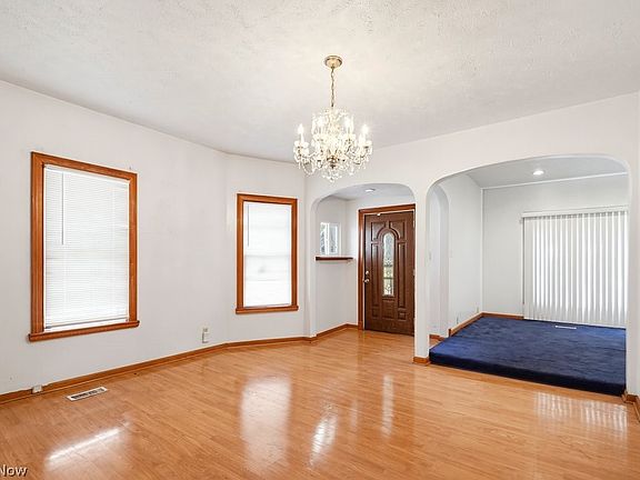 5th image of 7311 Montgomery Ave
