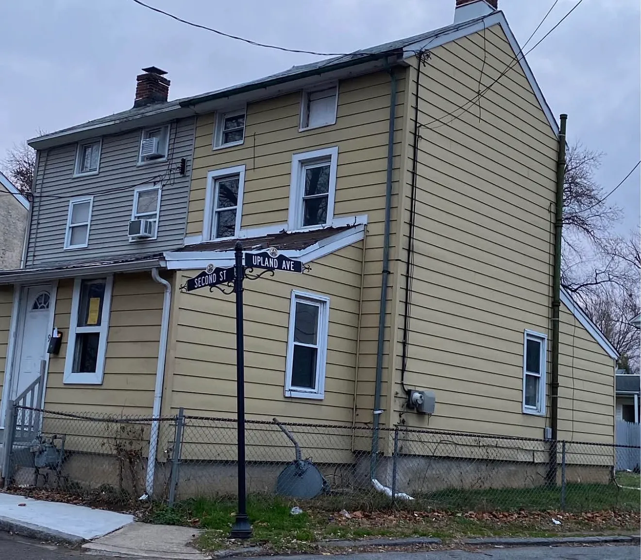 3 bed, 1048 sqft, $1,450 — Photo 1