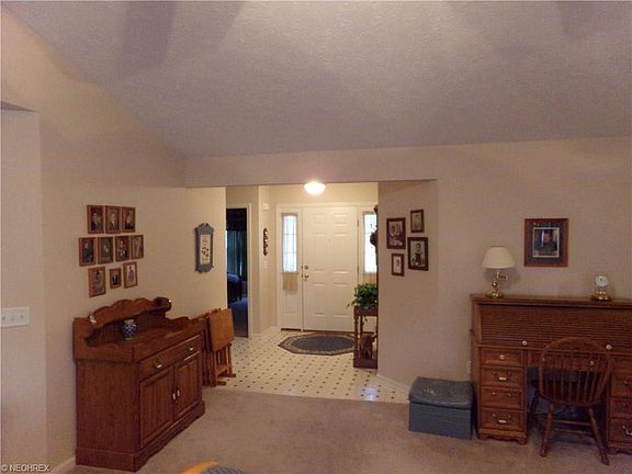 3rd image of 114 Gleneagle Dr