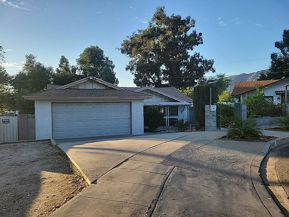 2nd image of 8029 Yates St