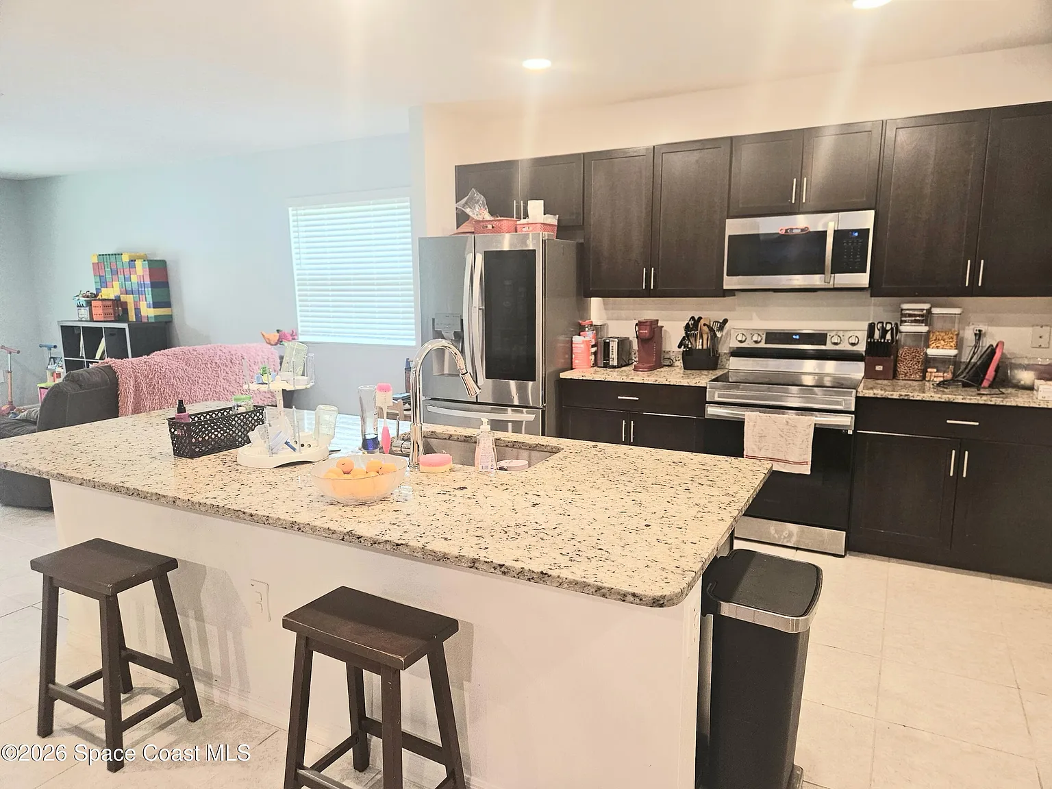 4 bed, 2.0 bath, 1893 sqft, $1,975 — Photo 1