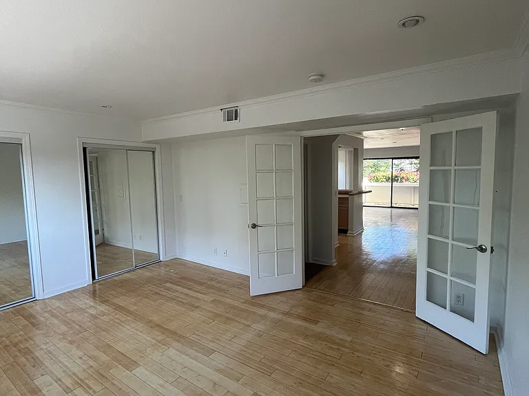 7307 Haskell Ave #4 — Photo 12