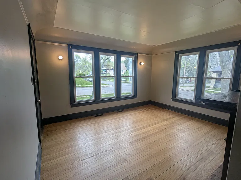 205 W Ring St #1 — Photo 8