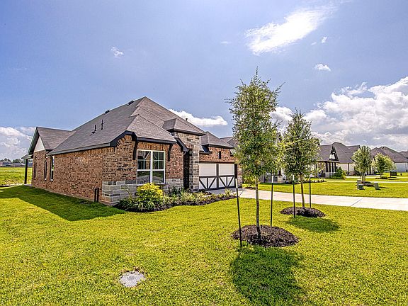 2nd image of 157 Peninsula Point Dr