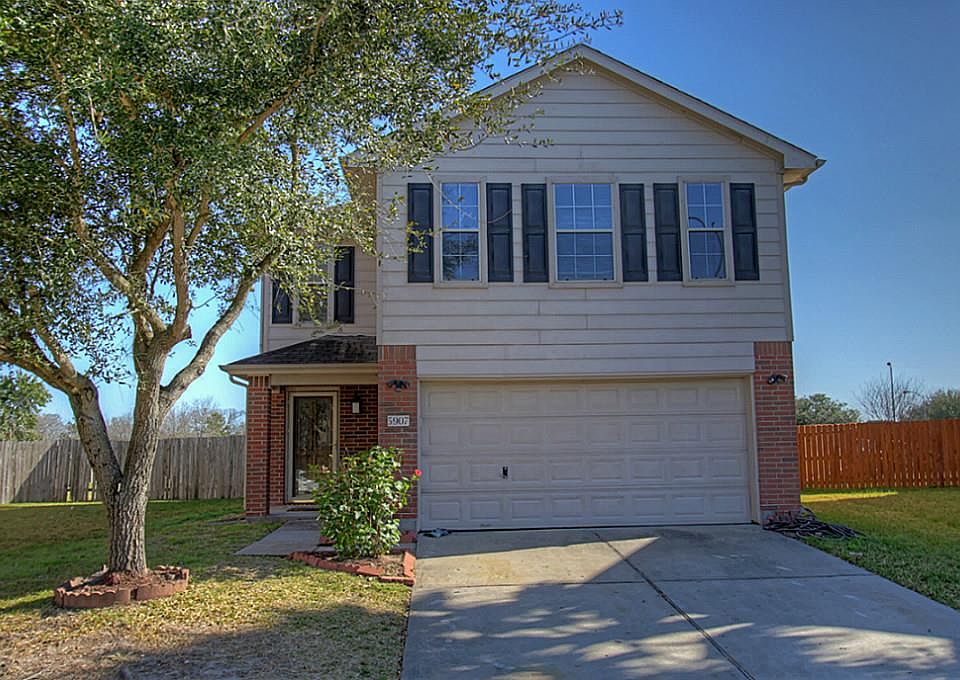 1st image of 5907 NW Creek Cir