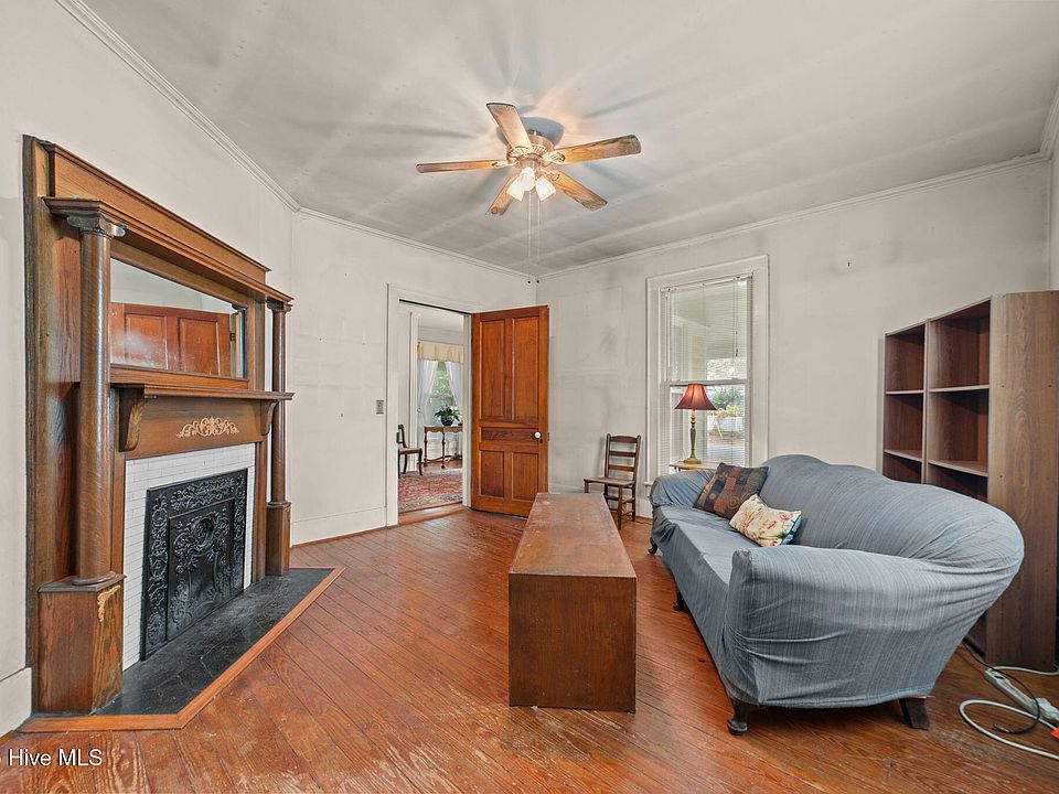 19th image of 609 E Main Street