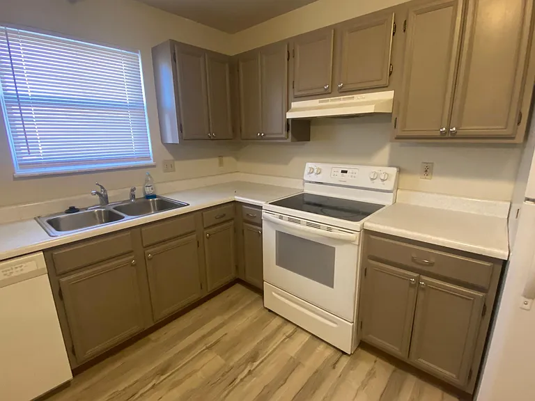 608 Linda Ln #B — Photo 8