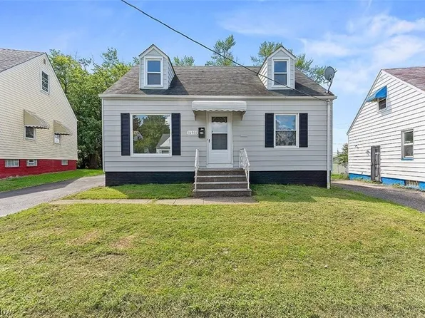 16902 Wayne Dr, Cleveland, OH 44128