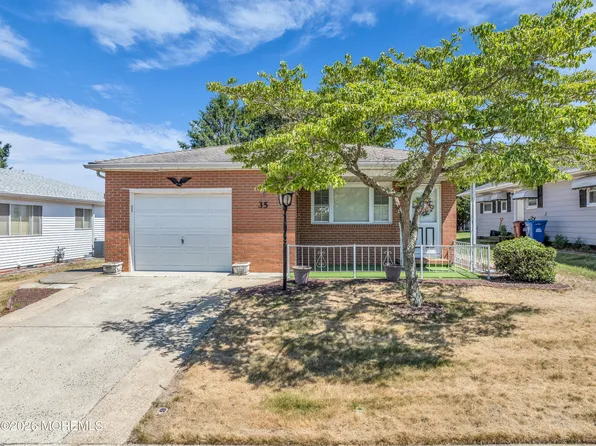 35 Puerto Vallarta Street, Toms River, NJ 08757