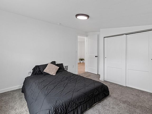 4th image of 5773 W Adams St