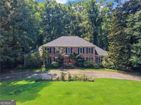 5874 Musket Ln, Stone Mountain, GA 30087