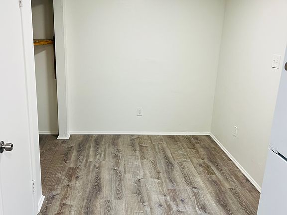 4th image of 2428 Idaho Ave APT 2