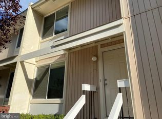 2341 Southgate Sq, Reston, VA 20191