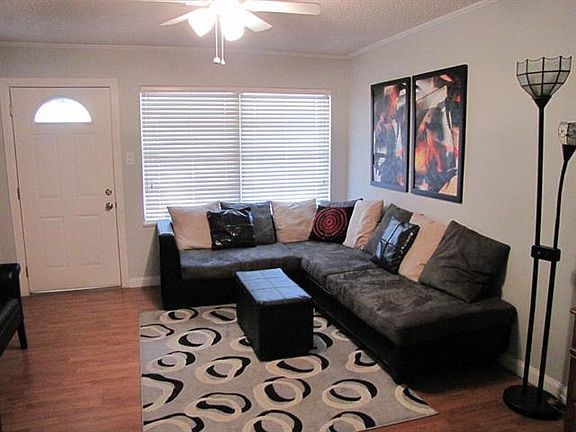 3rd image of 1203 W Lavender Ln