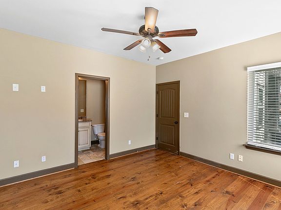 2nd image of 1414 13th Ave S #1414