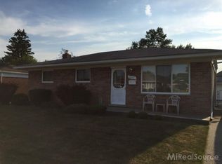 28471 Cunningham Dr, Warren, MI 48092