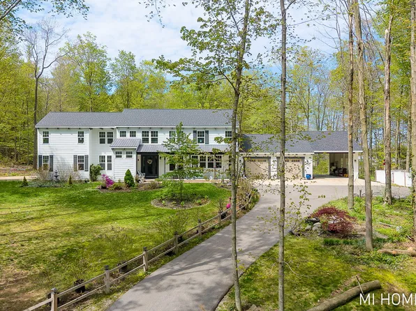 6467 118th Ave, Fennville, MI 49408