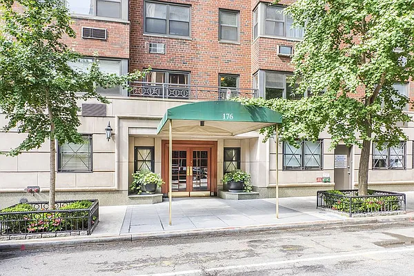 Sold by Engel and Völkers Brownstone Brooklyn | media 2
