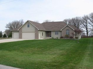 2027 Deer Creek Dr, Humboldt, IA 50548