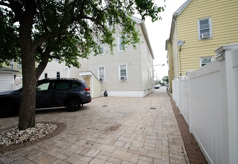 74 Harrison Pl #2 — Photo 14