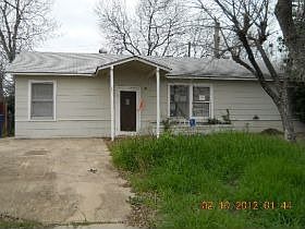 1st image of 203 Lakeshore Dr