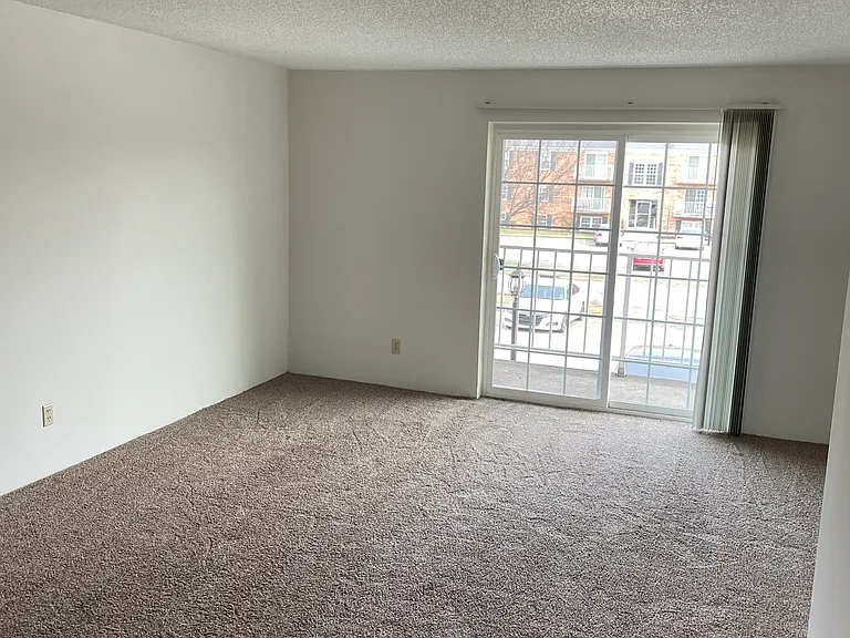 Lees Crossing Apartments — Photo 60