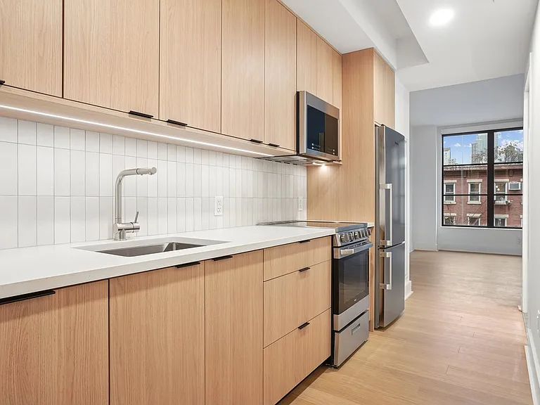499 President St #714 — Photo 5