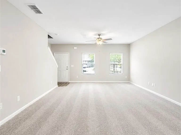 524 Rippling Ct — Photo 2