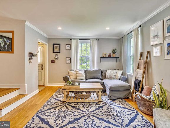 5th image of 3318 S Wakefield St #B