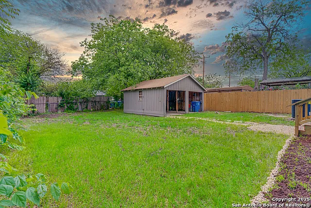1039 McKinley Ave — Photo 33
