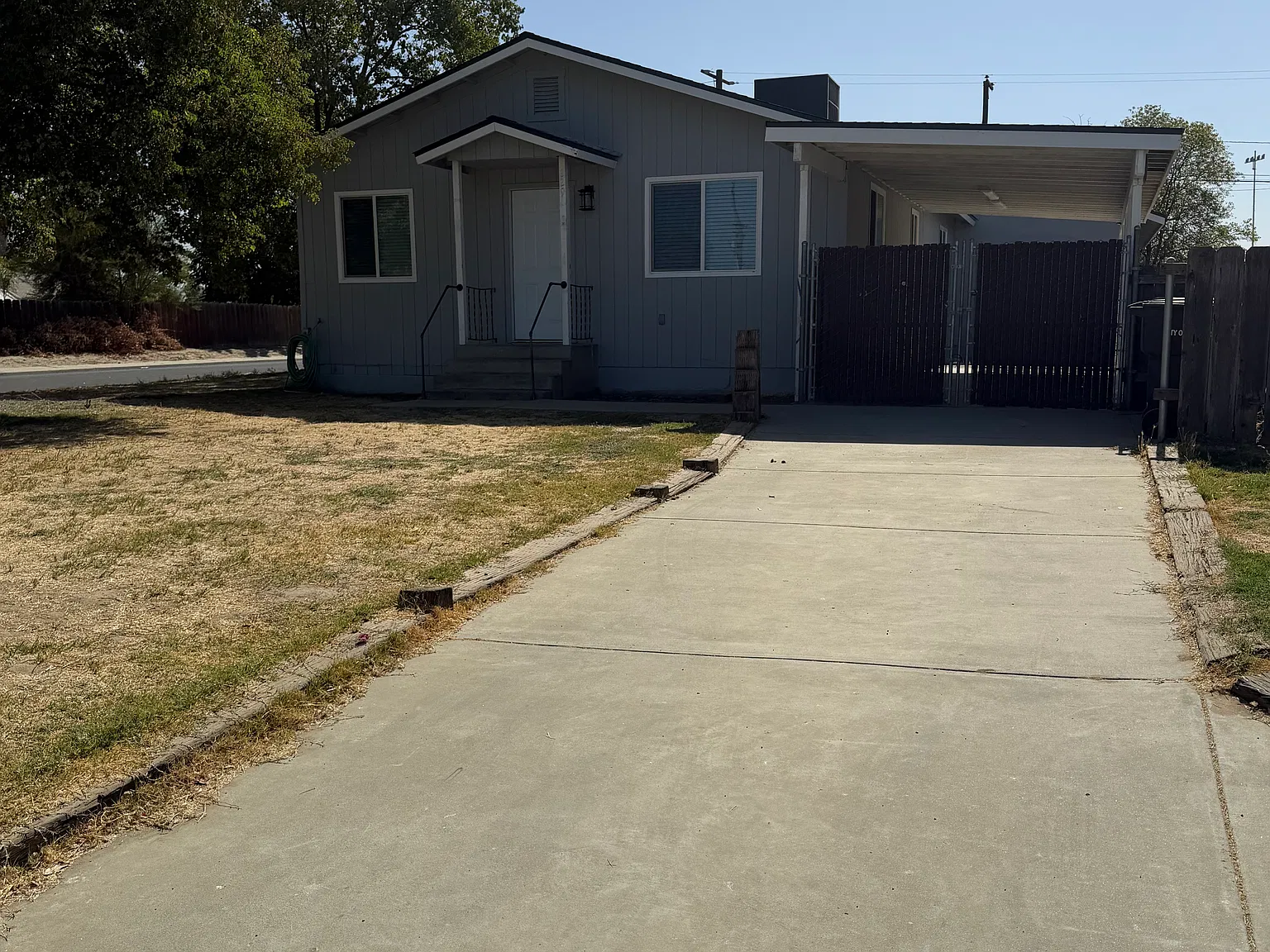 3 bed, 1066 sqft, $1,900 — Photo 2