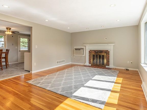 4th image of 14 Madeline Ave