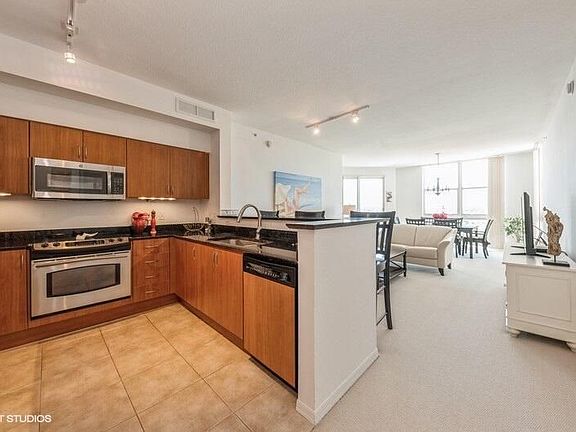 3rd image of 806 E Windward Way APT 521