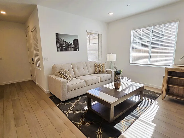 509 Arthur Pointe St #0 — Photo 4