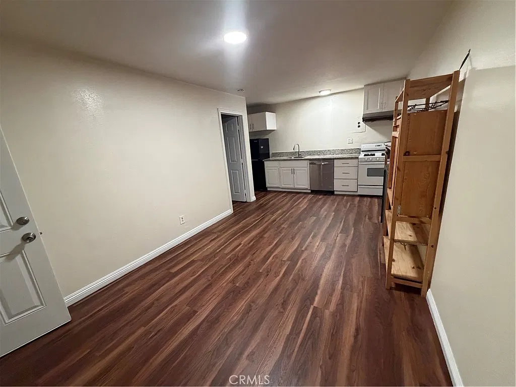 5611 Temple City Blvd — Photo 3