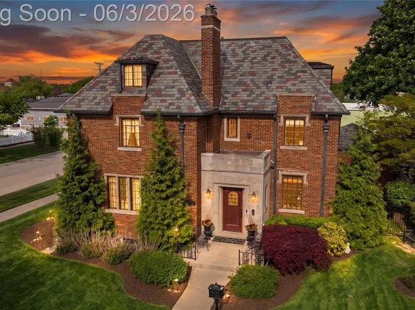 2470 Riverside Dr, Trenton, MI 48183