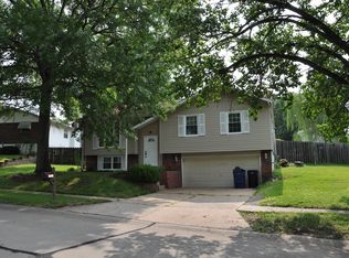 5816 Rabbit Run Dr, Saint Louis, MO 63129