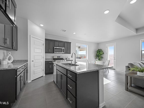 4th image of 13912 Margaret Ponce Ave