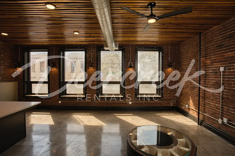 2 bed, 700 sqft, $1,650 — Photo 3