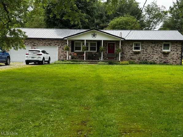 83 Locust Ave, Davisville, WV 26142