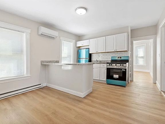 4th image of 143 S Elm St #1