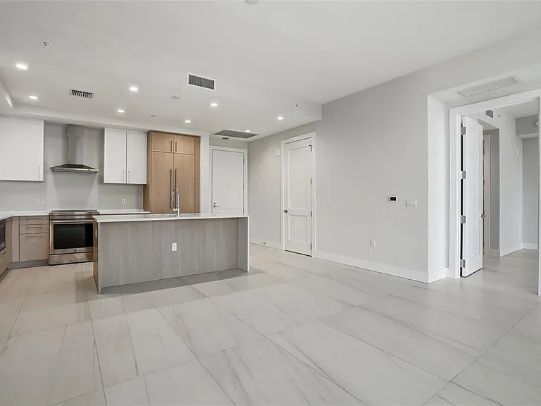 275 1st Ave S #1008 — Photo 15